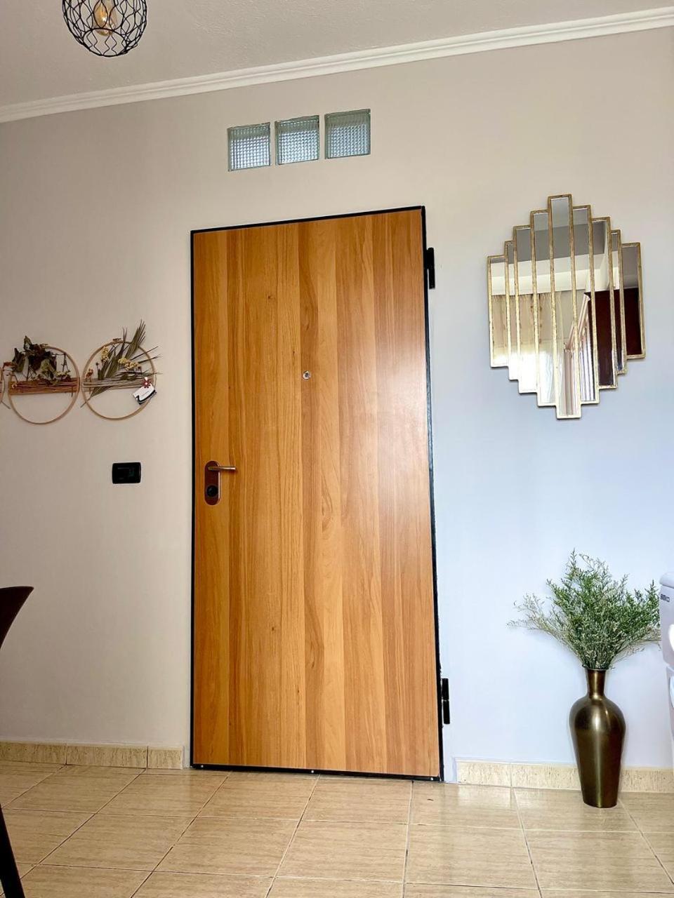 Flex Apartment Tirana Bagian luar foto